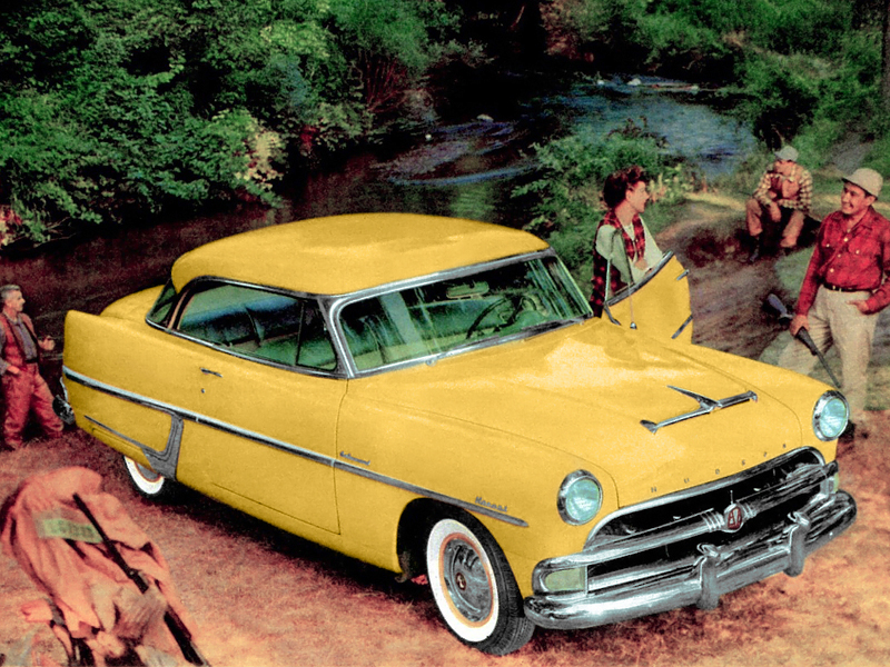 Hudson offered 3 different 2-door Hornet bodystyles for 1954. This one is the Hollywood hardtop coupe, which was based on the convertible and Club Coupe body, but featured a special steel roof with no B-pillar.